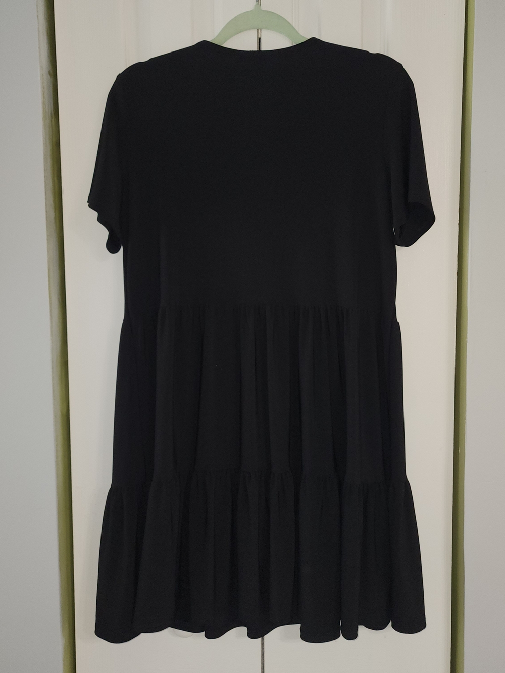 Nicole Miller Babydoll Black Scoop Neck Tiered Dress - Picture 4 of 7